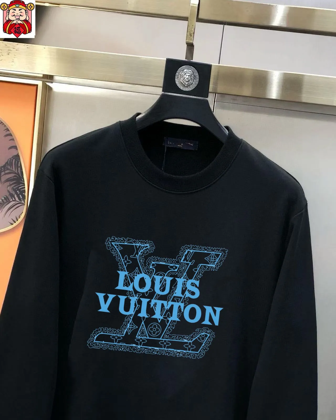 🅿️220 brand [LV Louis Vuitton] (good news for fat people) 2025ss autumn latest long-sleeved round-neck sweatshirt, on sale simultaneously on the official website. Refreshing and breathable. Made of top Tencel Roman. Comfortable and soft. 3D three-dimensional clarity. Super fashion sense. Great for gifting and keeping for yourself. Size: M-5XL (can wear up to 220 pounds)